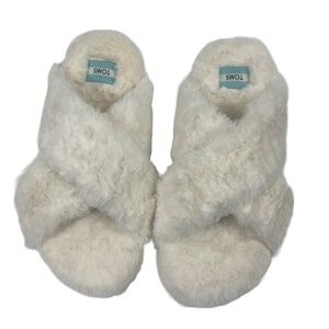 Toms NEW‎ White Fuzzy Slippers 8